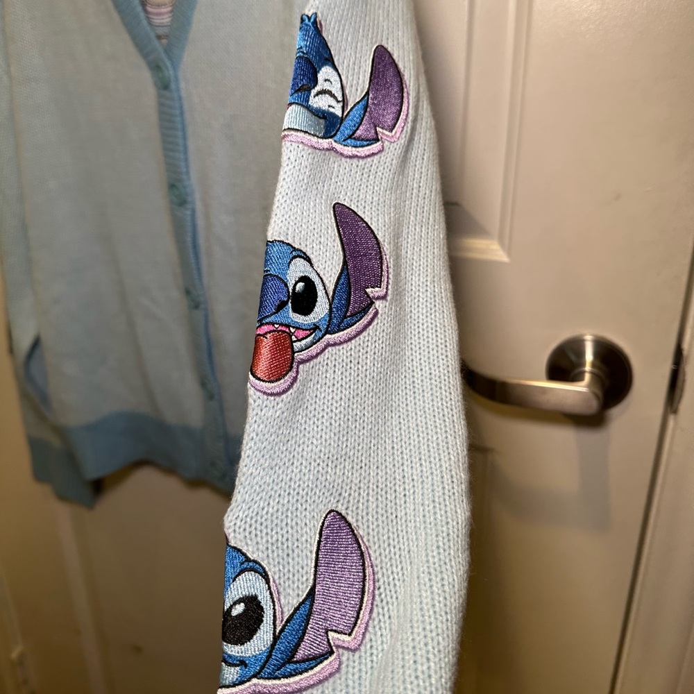 NWOT Her Universe Disney Stitch Stay Weird Ladies Embroidered Cardigan - Picture 5 of 12